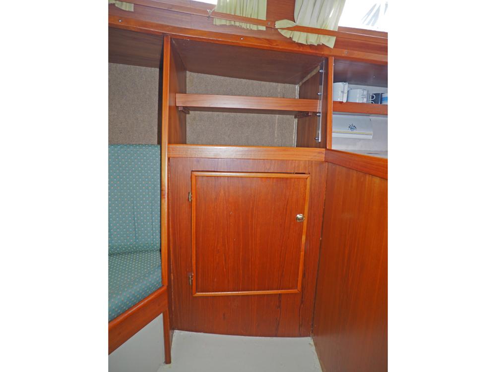 Salon, Accommodatie